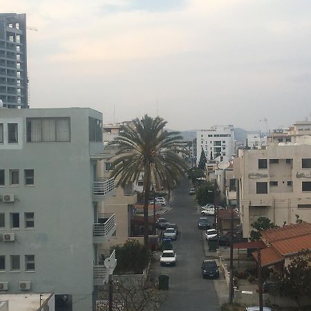 Marina Apartments 211 Larnaca Bagian luar foto