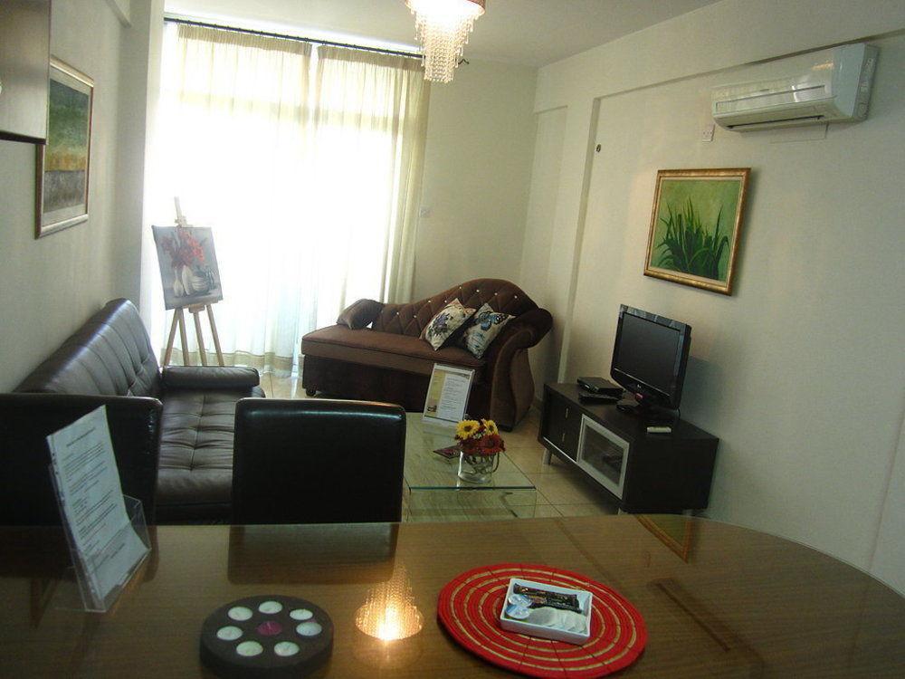 Marina Apartments 211 Larnaca Bagian luar foto